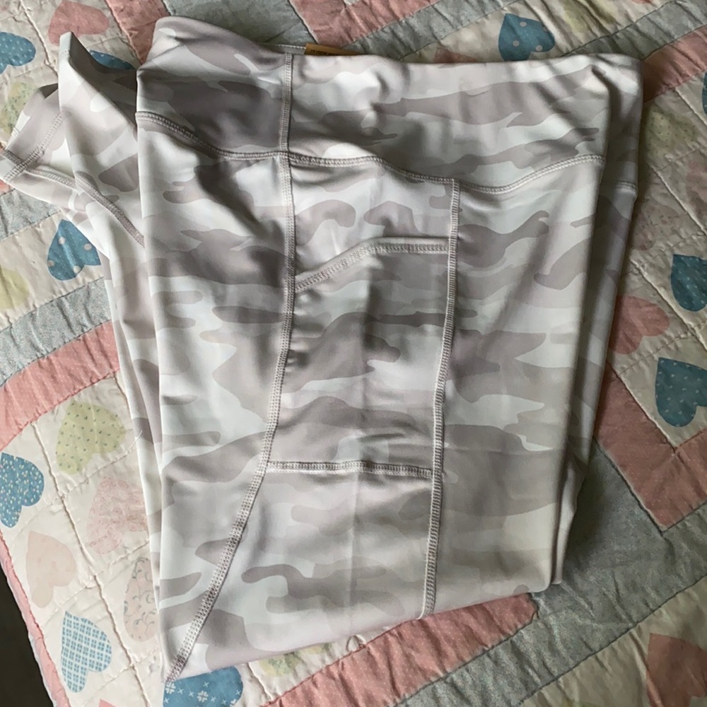 White camp leggings